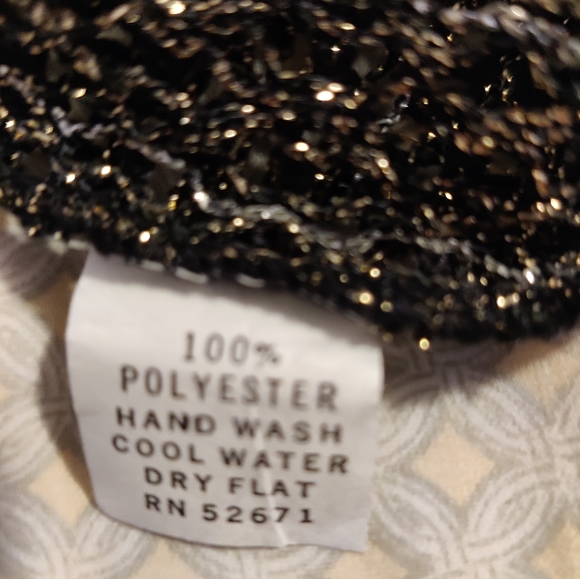 Black & Gold Scalloped short Sleeves with open front. - Picture 9 of 9